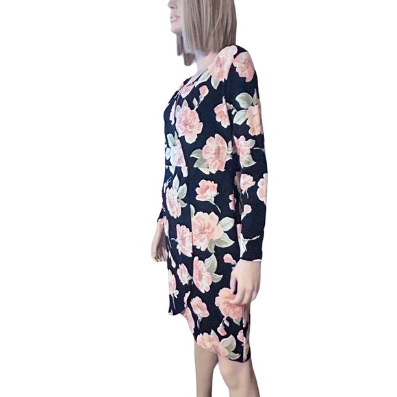 Boohoo Floral Faux Wrap Dress Print Long Sleeve Stretch Fabric Navy Pink Made UK - Picture 5 of 13